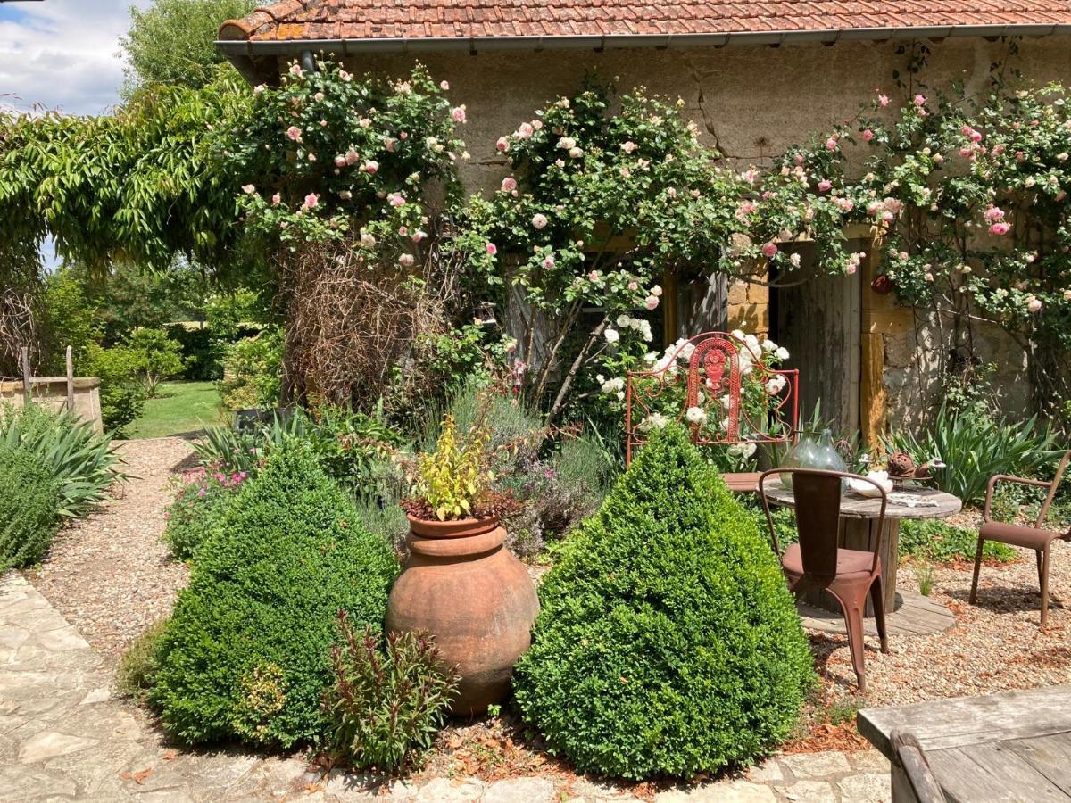 مبيت وإفطار Céron Les Jardins Des Soussilanges المظهر الخارجي الصورة